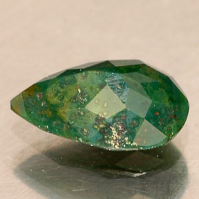 Héliotrope vert naturelle en forme de poire, 0,63 ct, opaque