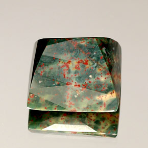Héliotrope vert naturelle carré, 21,53 ct, opaque