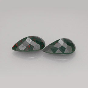 Achetez naturel ct Vert Tacheté Pierre de sang gems, En forme de poire, En provenance Madagascar chez GemSelect. En stock, livraison internationale!