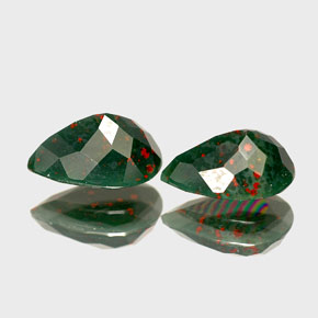 Achetez naturel ct vert héliotrope gems, en forme de poire, en provenance madagascar chez gemselect. en stock, livraison internationale!