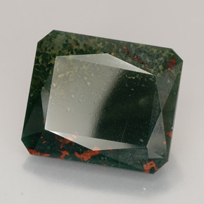 Pierre de sang Vert Tacheté naturelle Taille émeraude, 32.42 ct, Opaque