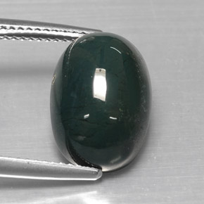 Héliotrope vert naturelle coupe ovale, 7,81 ct, opaque