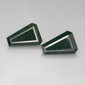 Achetez naturel ct vert héliotrope gems, forme fantaisie, en provenance madagascar chez gemselect. en stock, livraison internationale!