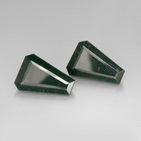 Achetez naturel ct vert héliotrope gems, forme fantaisie, en provenance madagascar chez gemselect. en stock, livraison internationale!