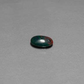 Héliotrope vert naturelle coupe ovale, 0,82 ct, opaque