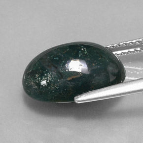 Héliotrope vert naturelle coupe ovale, 4,74 ct, opaque