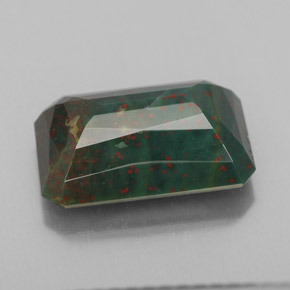 Pierre de sang Vert Tacheté naturelle Taille émeraude, 5.52 ct, Opaque
