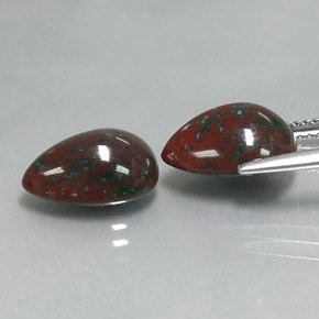 Achetez naturel ct Vert Tacheté Pierre de sang gems, En forme de poire, En provenance Madagascar chez GemSelect. En stock, livraison internationale!