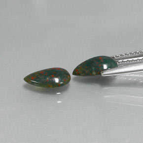Achetez naturel ct vert héliotrope gems, en forme de poire, en provenance madagascar chez gemselect. en stock, livraison internationale!