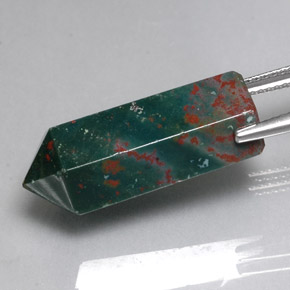 Héliotrope vert naturelle forme fantaisie, 17,51 ct, opaque