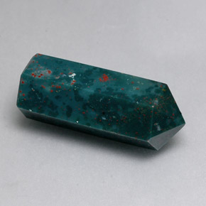 Héliotrope vert naturelle forme fantaisie, 20,34 ct, opaque