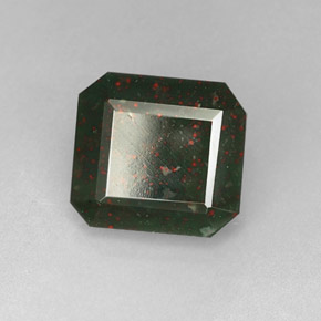 Pierre de sang Vert Tacheté naturelle Taille émeraude, 4.90 ct, Opaque