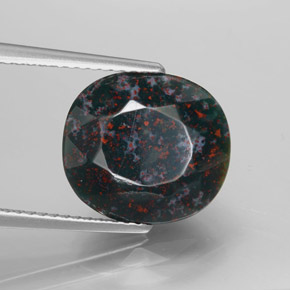 Héliotrope vert naturelle coupe ovale, 6,30 ct, opaque