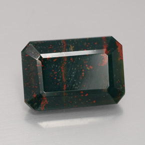 Pierre de sang Vert Tacheté naturelle Taille émeraude, 9.75 ct, Opaque