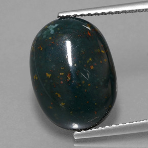 Héliotrope vert naturelle coupe ovale, 6,78 ct, opaque