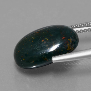 Héliotrope vert naturelle coupe ovale, 6,78 ct, opaque