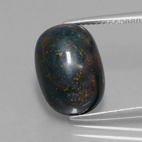 Héliotrope vert naturelle coupe ovale, 8,99 ct, opaque