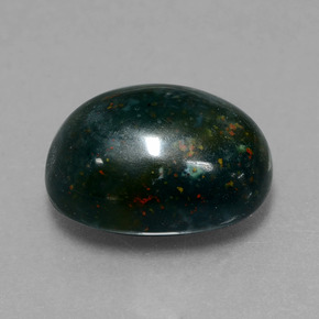 Héliotrope vert naturelle coupe ovale, 7,75 ct, opaque