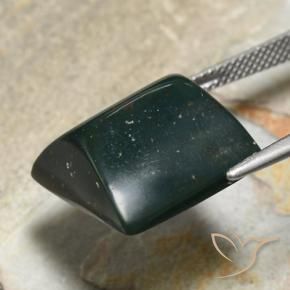 Pierre de sang Vert foncé naturelle Baquette, 19.16 ct, Opaque