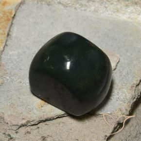 Pierre de sang Vert foncé naturelle Coussin, 13.06 ct, Opaque