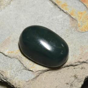 Pierre de sang Vert foncé naturelle Coupe ovale, 5.28 ct, Opaque