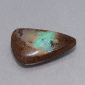 Opale Boulder Multicolore naturelle Trillion, 6.39 ct, Opaque