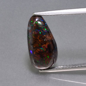 Opale boulder multicolore naturelle forme fantaisie, 4,97 ct, opaque