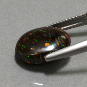 Opale boulder multicolore naturelle coupe ovale, 6,61 ct, opaque