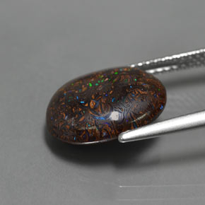 Opale boulder multicolore naturelle coupe ovale, 4,86 ct, opaque