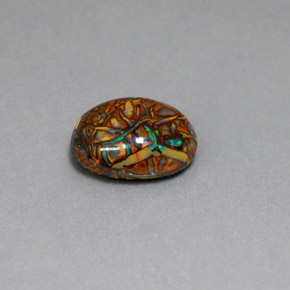 Opale boulder multicolore naturelle coupe ovale, 3,53 ct, opaque