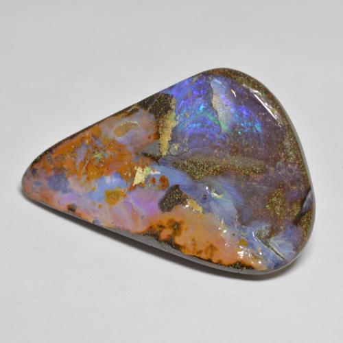 Opale boulder multicolore naturelle forme fantaisie, 26,01 ct, opaque