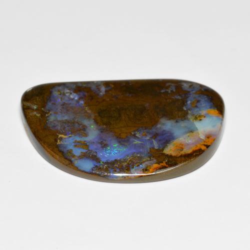 Opale boulder multicolore naturelle forme fantaisie, 49,06 ct, opaque