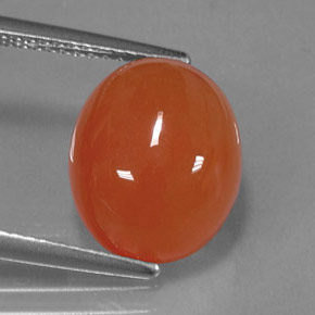 Cornaline orange naturelle coupe ovale, 5,58 ct, translucide