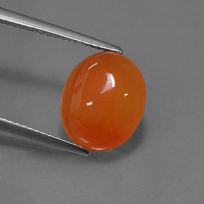 Cornaline orange naturelle coupe ovale, 4,50 ct, translucide