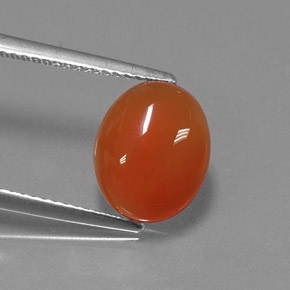 Cornaline orange naturelle coupe ovale, 3,02 ct, translucide