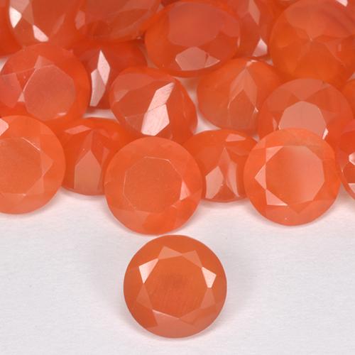 Cornaline Orange feu naturelle Coupe roude, 0.69 ct, Translucide