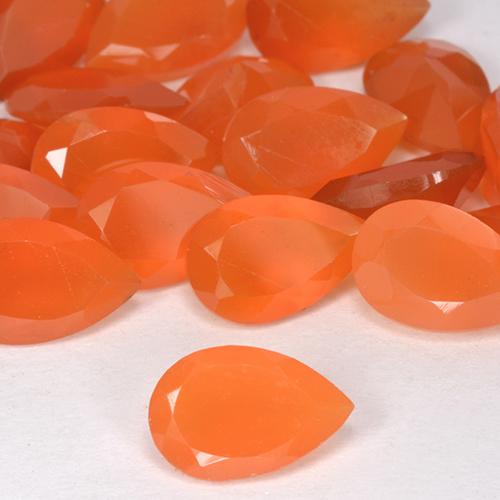 Cornaline Orange feu naturelle En forme de poire, 0.74 ct, Translucide