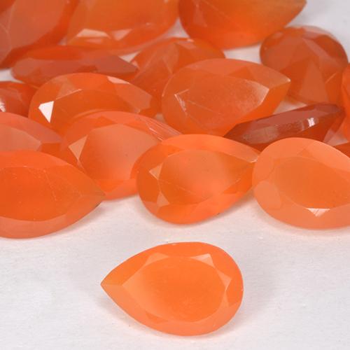 Cornaline Orange feu naturelle En forme de poire, 0.74 ct, Translucide