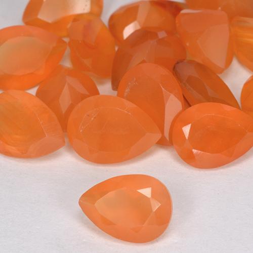 Cornaline Orange vif naturelle En forme de poire, 0.64 ct, Transparent