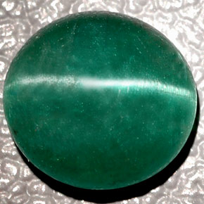 Oeil de chat Apatite Vert naturelle Coupe ovale, 2.57 ct, Translucide