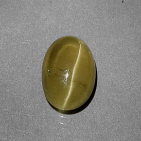 Oeil de chat Apatite Vert Doré naturelle Coupe ovale, 1.96 ct, Translucide