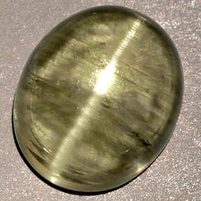 Cat's eye diaspore vert naturelle transparent, 6,32 ct, transparent / translucide