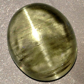 Cat's eye diaspore vert naturelle transparent, 6,32 ct, transparent / translucide