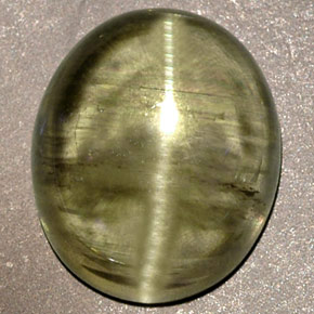 Cat's eye diaspore vert naturelle transparent, 6,32 ct, transparent / translucide