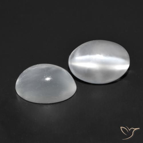 Shop natural 1.53ct Blanc Pierre de lune œil de chat gems, ovale, from Inde at GemSelect. In stock, global shipping!