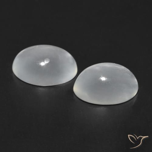 Shop natural 1.53ct Blanc Pierre de lune œil de chat gems, ovale, from Inde at GemSelect. In stock, global shipping!