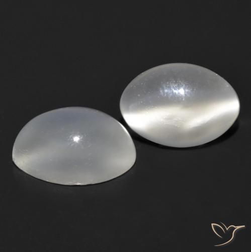 Shop natural 1.55ct Blanc Pierre de lune œil de chat gems, ovale, from Inde at GemSelect. In stock, global shipping!