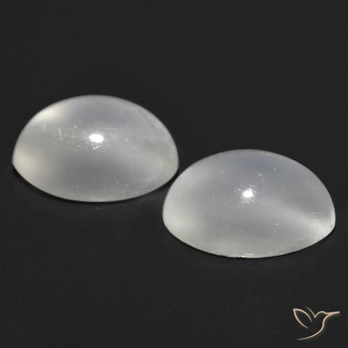 Shop natural 1.55ct Blanc Pierre de lune œil de chat gems, ovale, from Inde at GemSelect. In stock, global shipping!