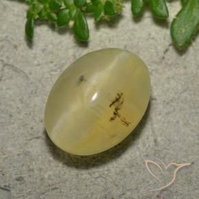 Opale œil de chat Jaune clair naturelle ovale, 4.16 ct, Translucide