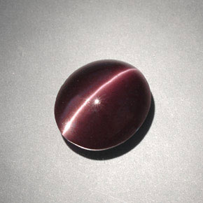 Cat's eye scapolite marron naturelle coupe ovale, 4,00 ct, opaque